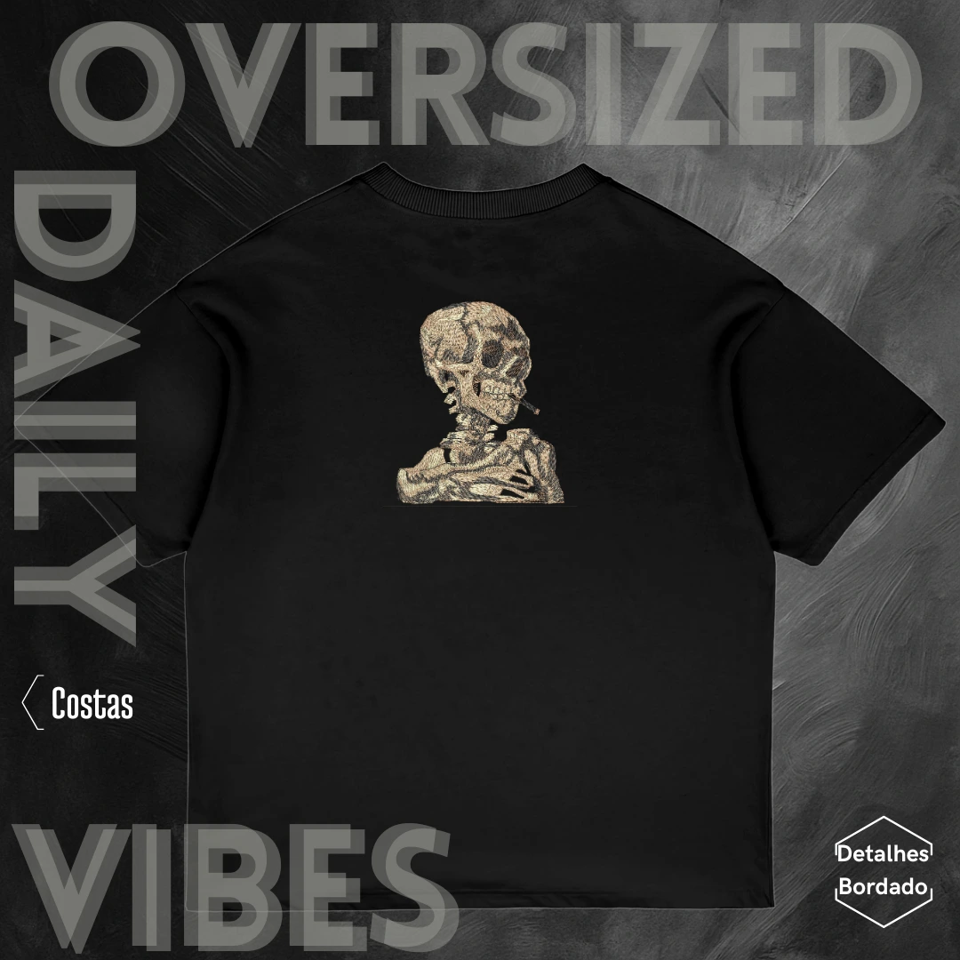 Camiseta Oversized Caveira fumante